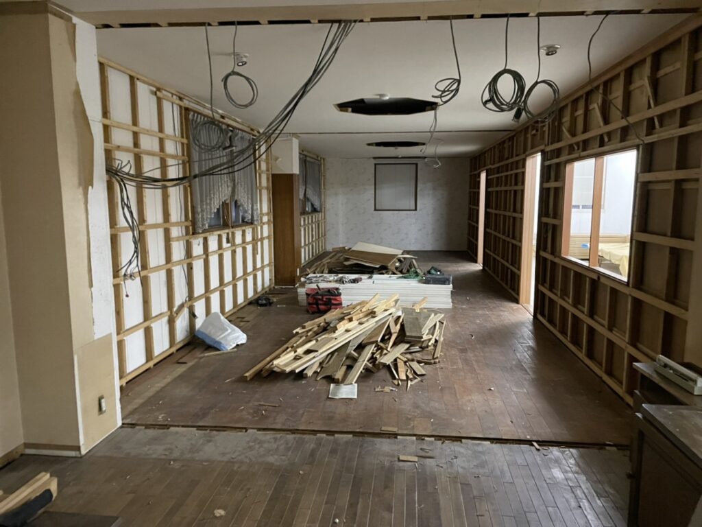 ショールームリニューアル中